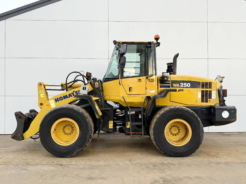 Komatsu WA250-5 - Dutch Machine / 3rd Function / Auto Lube - Máy xúc lật bánh lốp: hình 1 Komatsu WA250-5 - Dutch Machine / 3rd Function / Auto Lube - Máy xúc lật bánh lốp: hình 1