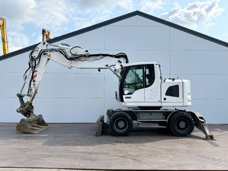 Liebherr A918 Compact - 4 Buckets / Triple Boom / Auto Lube - Máy xúc bánh lốp: hình 2 Liebherr A918 Compact - 4 Buckets / Triple Boom / Auto Lube - Máy xúc bánh lốp: hình 2
