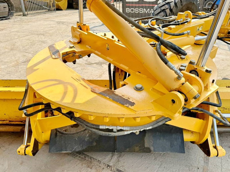 Máy san Volvo G970 - 3 Tine Ripper / EPA Certified: hình 10 Máy san Volvo G970 - 3 Tine Ripper / EPA Certified: hình 10