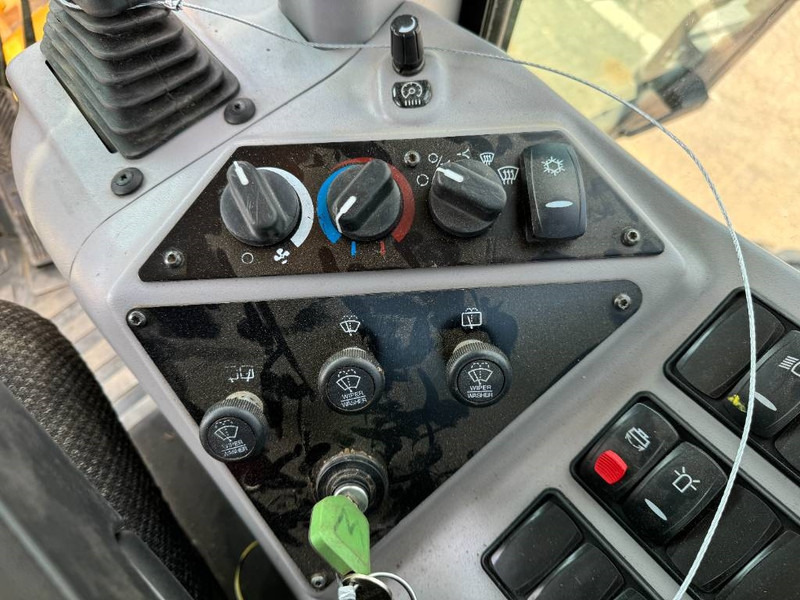 Máy san Volvo G970 - 3 Tine Ripper / EPA Certified: hình 17 Máy san Volvo G970 - 3 Tine Ripper / EPA Certified: hình 17