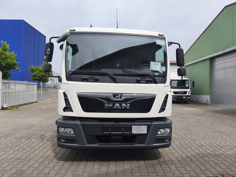 MAN TGL 8.190 Koffer gFH AHK LBW Euro 6 4x2 (11) - Xe tải hộp: hình 3 MAN TGL 8.190 Koffer gFH AHK LBW Euro 6 4x2 (11) - Xe tải hộp: hình 3