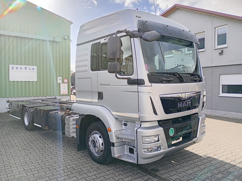 MAN TGM 12.290 BDF Euro 6 4x2 AHK (37) - Xe tải khung gầm: hình 2 MAN TGM 12.290 BDF Euro 6 4x2 AHK (37) - Xe tải khung gầm: hình 2