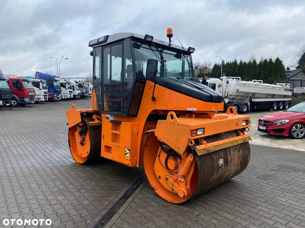 Ammann AV95-2 / Vibrations / 1 Owner / NEW Service Ammann AV95-2 / Vibrations / 1 Owner / NEW Service - Máy lăn đường: hình 2 Ammann AV95-2 / Vibrations / 1 Owner / NEW Service Ammann AV95-2 / Vibrations / 1 Owner / NEW Service - Máy lăn đường: hình 2