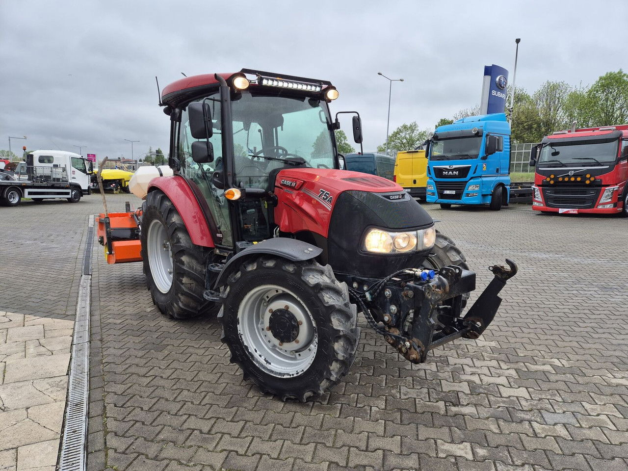 Case IH Farmall 75 / 2022 / Only 1853 MTH / Sweeper + Plow Extra / 1 OWN - Máy cày: hình 1 Case IH Farmall 75 / 2022 / Only 1853 MTH / Sweeper + Plow Extra / 1 OWN - Máy cày: hình 1