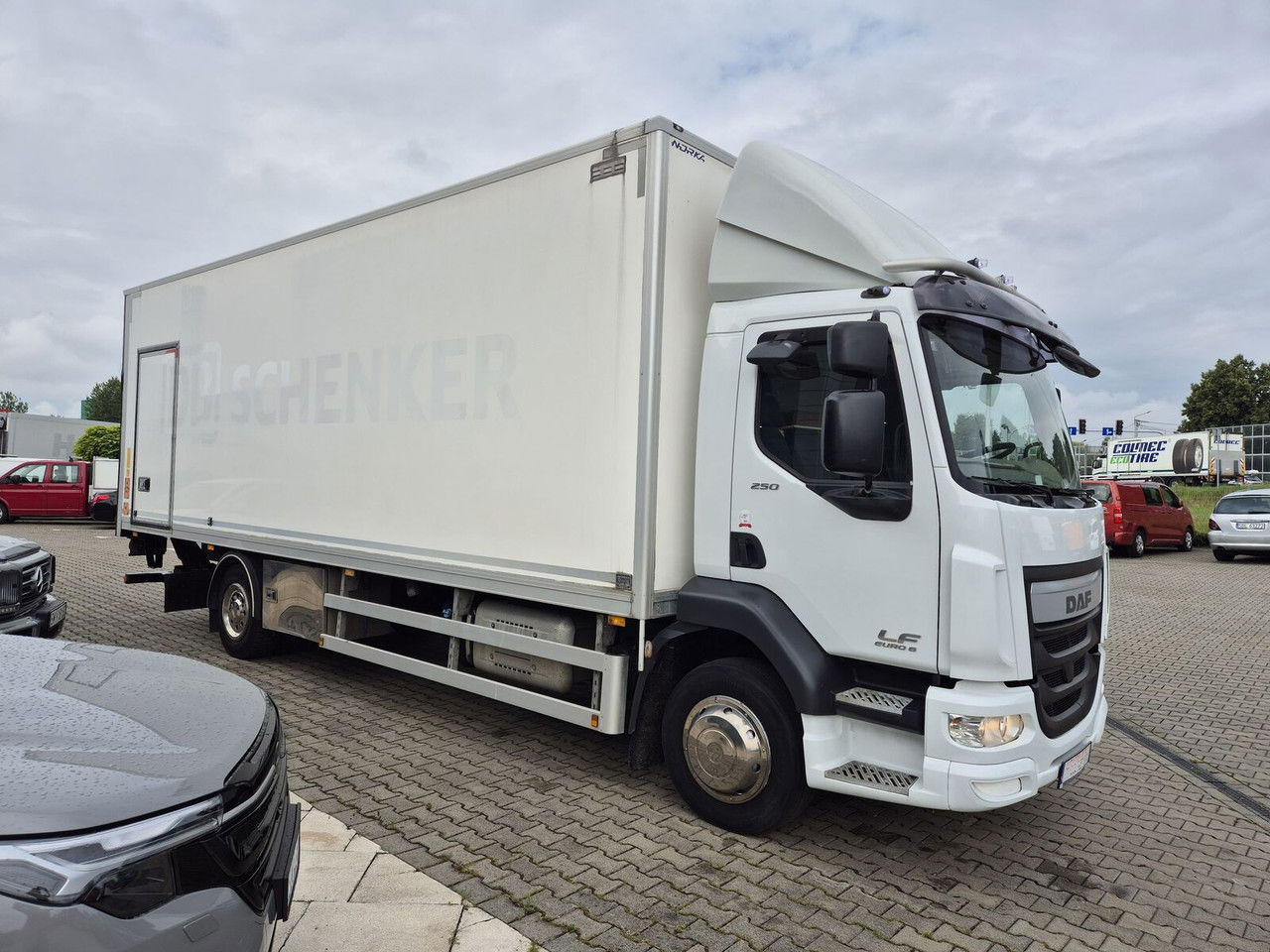 DAF LF 250 FA / 3 Seats / Works Great - Xe tải hộp: hình 5 DAF LF 250 FA / 3 Seats / Works Great - Xe tải hộp: hình 5