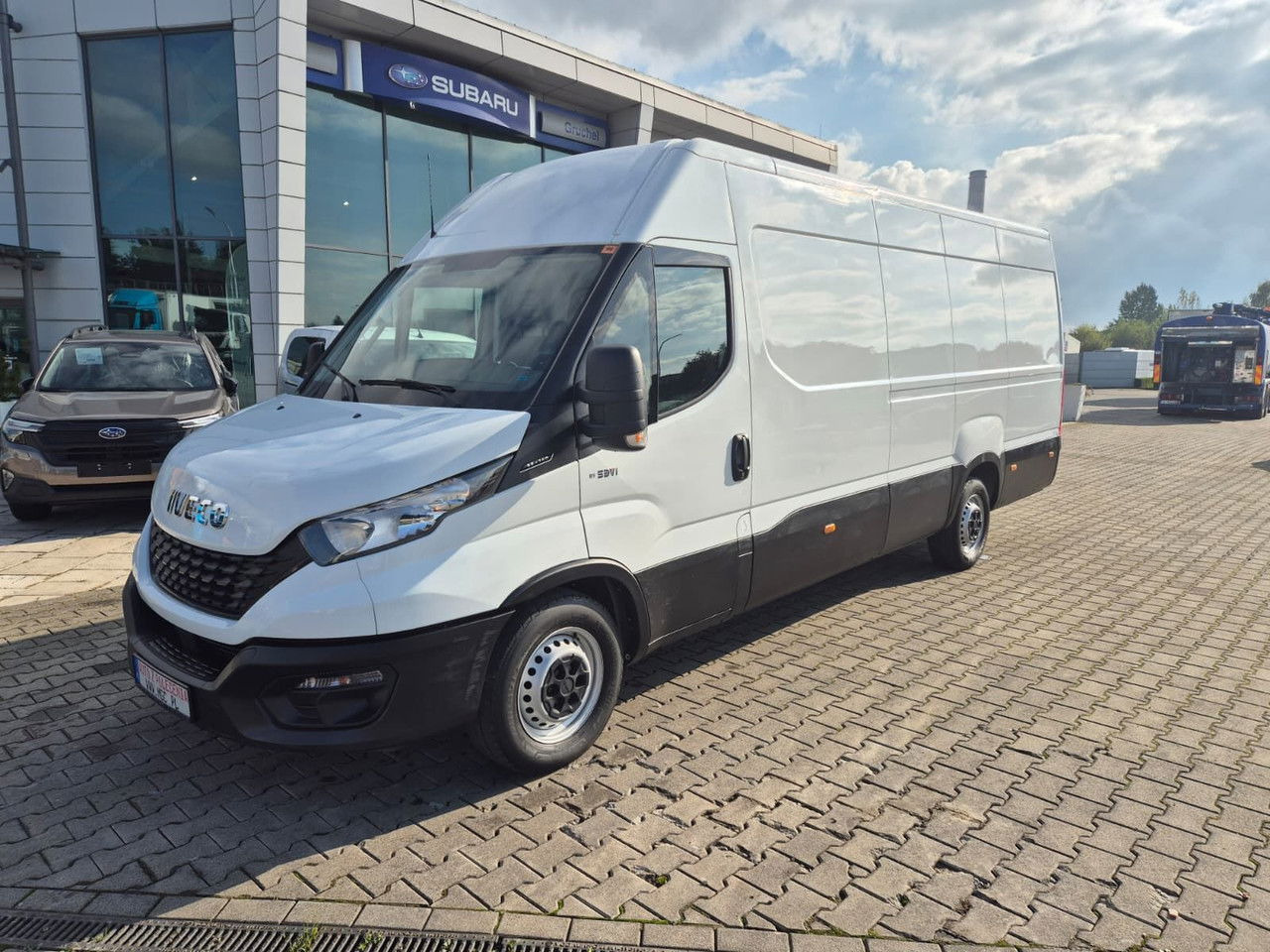 Iveco Daily 35S14 L4H3 - Xe van chở hàng: hình 1 Iveco Daily 35S14 L4H3 - Xe van chở hàng: hình 1