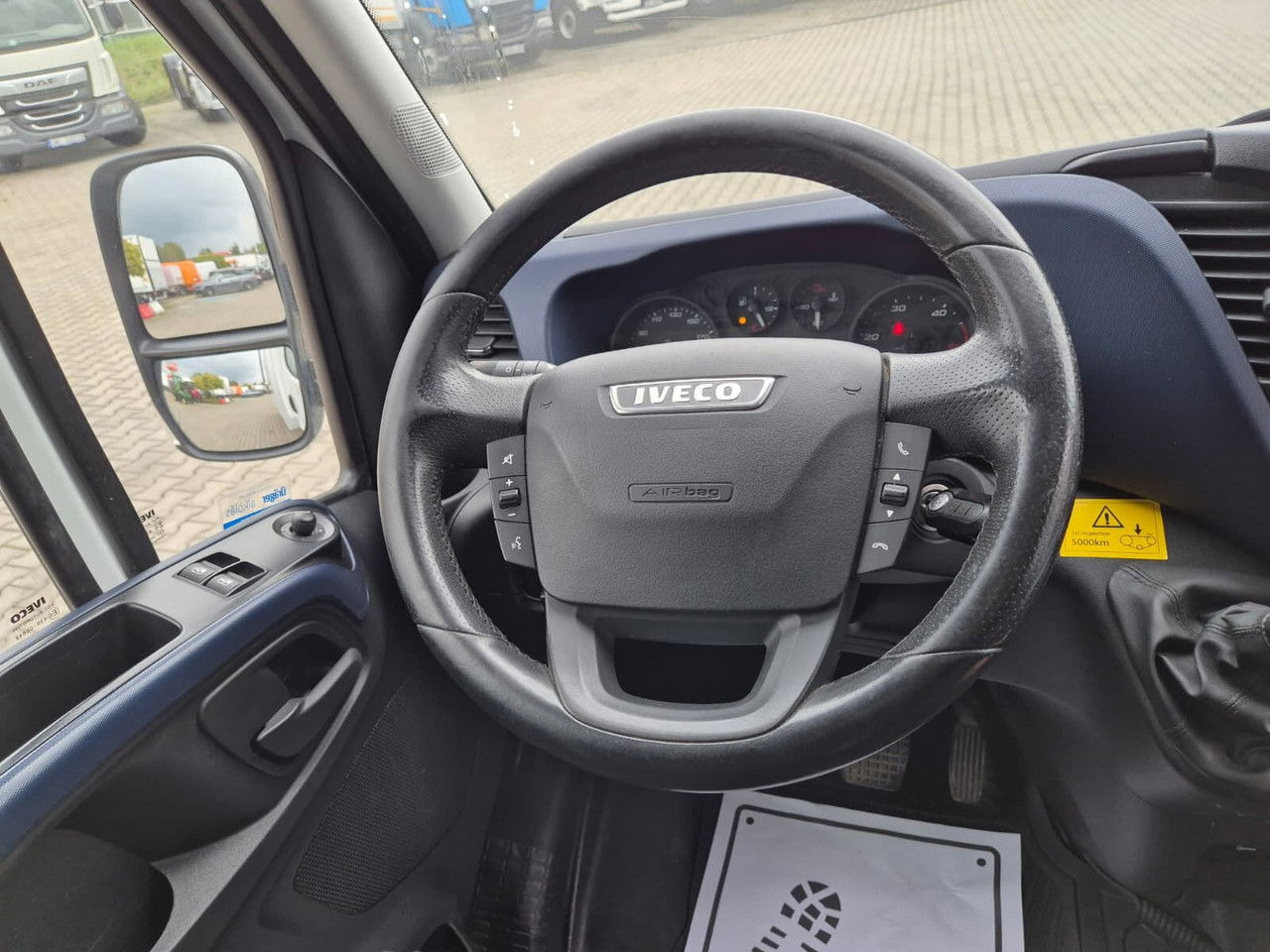 Xe van đông lạnh Iveco Daily 35S16 Hi-Matic / 1 Owner / Mitsubishi / Serviced: hình 27