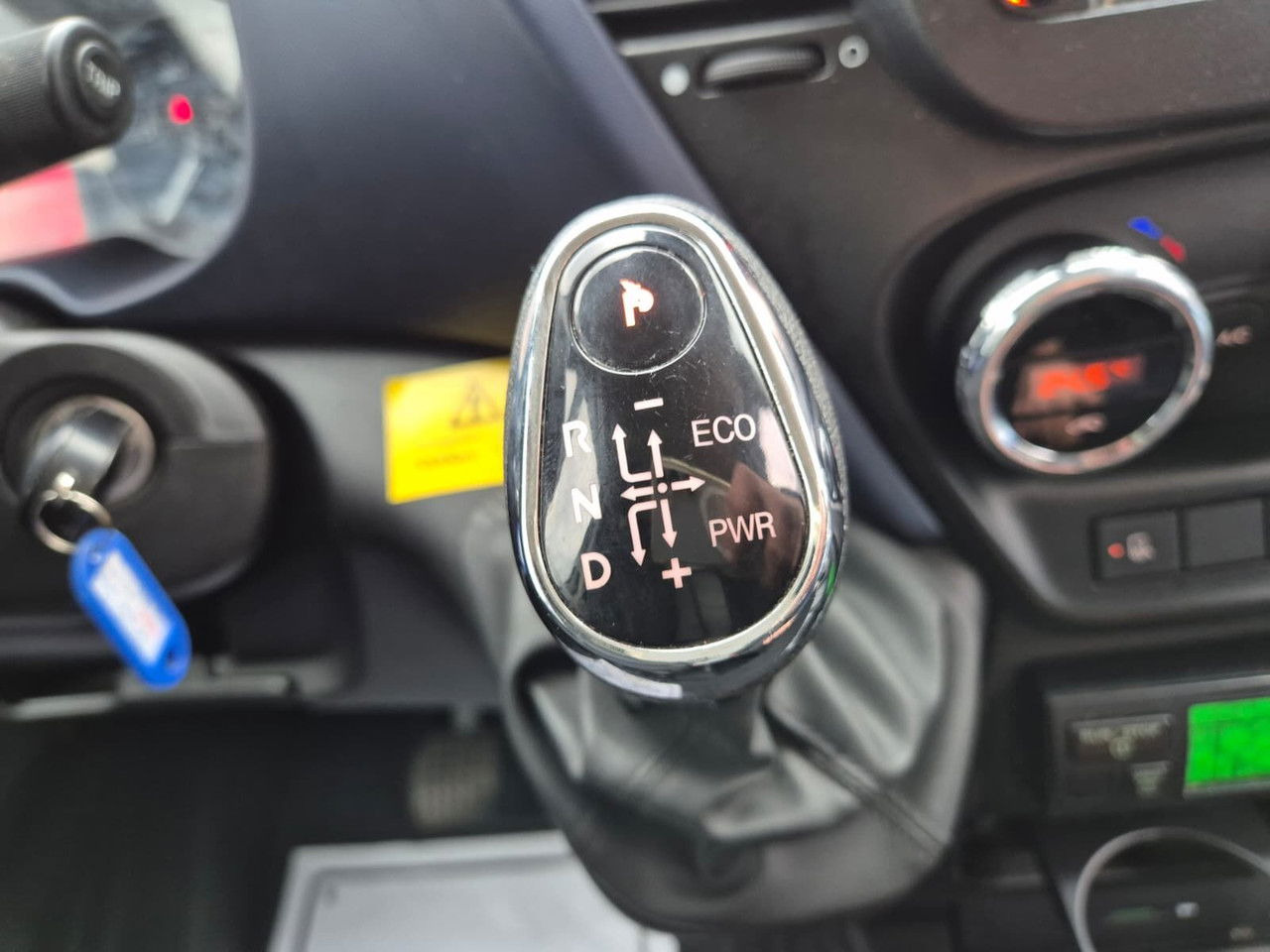 Xe van đông lạnh Iveco Daily 35S16 Hi-Matic / 1 Owner / Mitsubishi / Serviced: hình 26