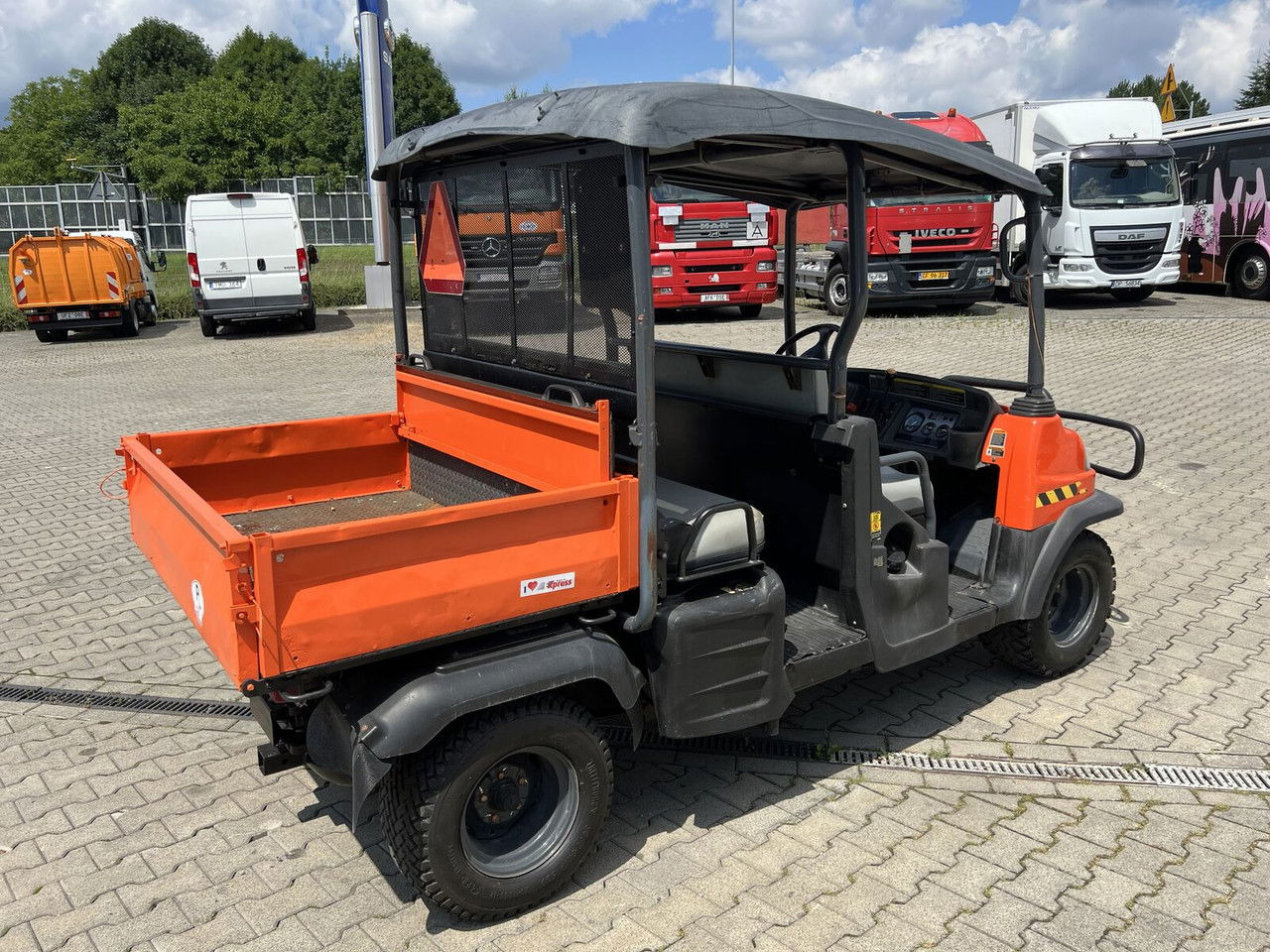 Kubota RTV 1140 / Double cabin + tipper/ 4X4 / Chepper P RTV 1140 / Double cabin + tipper/ 4X4 / Chepper Price - ATV/ Xe 4 bánh: hình 4 Kubota RTV 1140 / Double cabin + tipper/ 4X4 / Chepper P RTV 1140 / Double cabin + tipper/ 4X4 / Chepper Price - ATV/ Xe 4 bánh: hình 4
