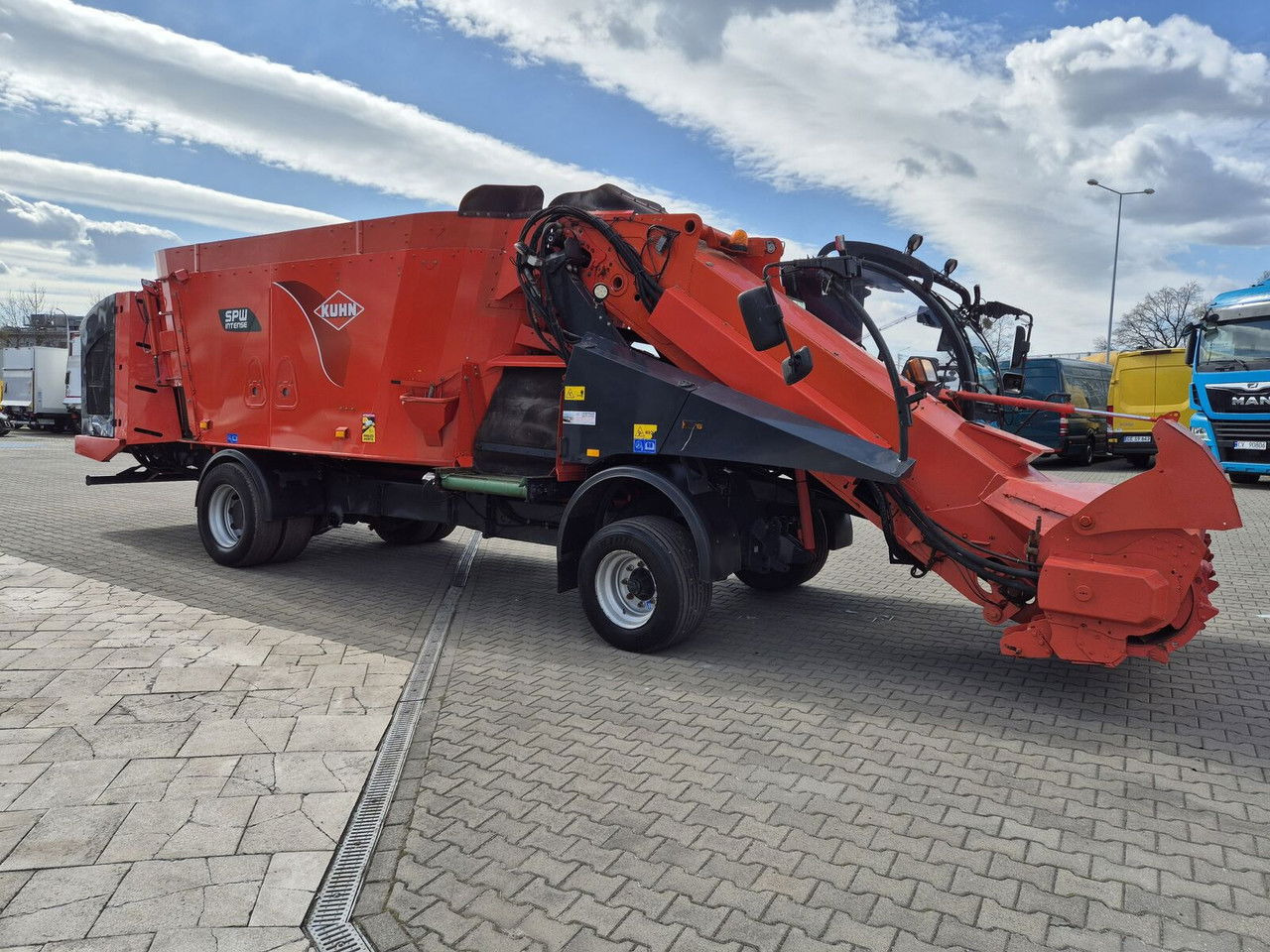 Kuhn SPW 22 / LOW MTH / 1 Owner / Works Great - Xe trộn thức ăn gia súc: hình 5 Kuhn SPW 22 / LOW MTH / 1 Owner / Works Great - Xe trộn thức ăn gia súc: hình 5