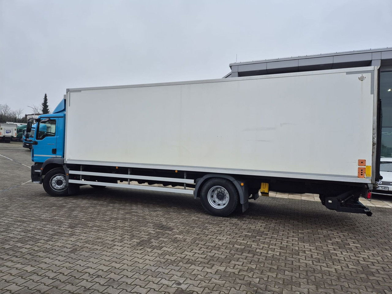 Cho thuê MAN TGM 15.250 1 Owner / Serviced / 2 Trucks IN Offer  MAN TGM 15.250 1 Owner / Serviced / 2 Trucks IN Offer: hình 7
