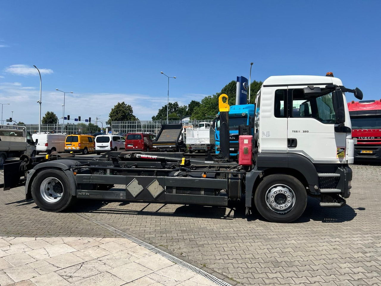 MAN TGS 18.320 / Multilift Joab / BIG Wheelbase - Xe chở container/ Xe tải hoán đổi thân: hình 4 MAN TGS 18.320 / Multilift Joab / BIG Wheelbase - Xe chở container/ Xe tải hoán đổi thân: hình 4