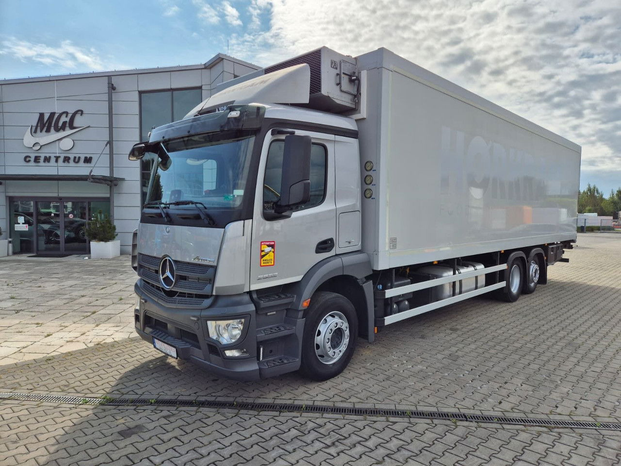 Mercedes-Benz Antos 2532 L - Xe tải đông lạnh: hình 2 Mercedes-Benz Antos 2532 L - Xe tải đông lạnh: hình 2