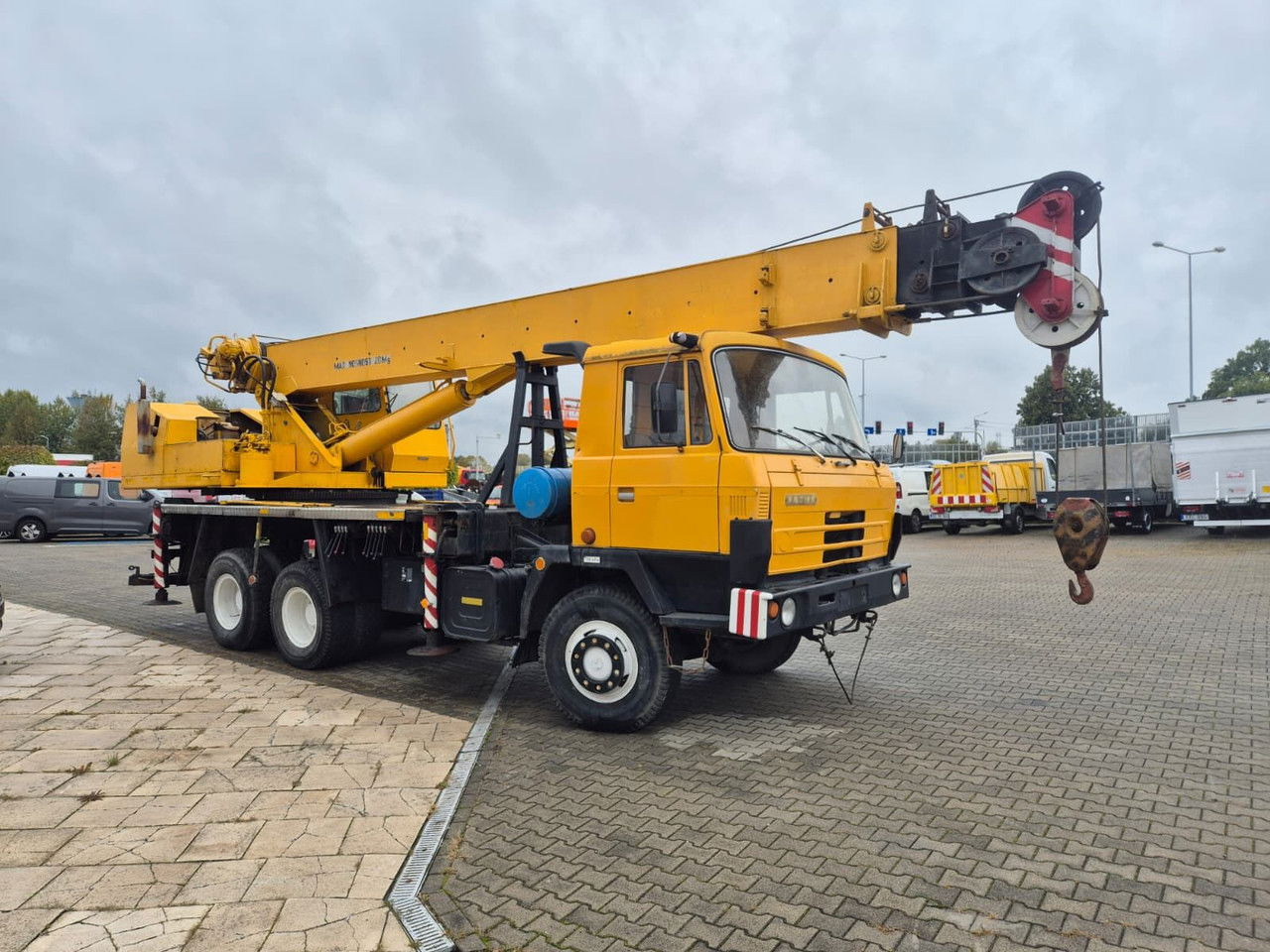 Tatra T 815 6X6 / 20Tons / Chepper - Cẩu bánh lốp: hình 5 Tatra T 815 6X6 / 20Tons / Chepper - Cẩu bánh lốp: hình 5