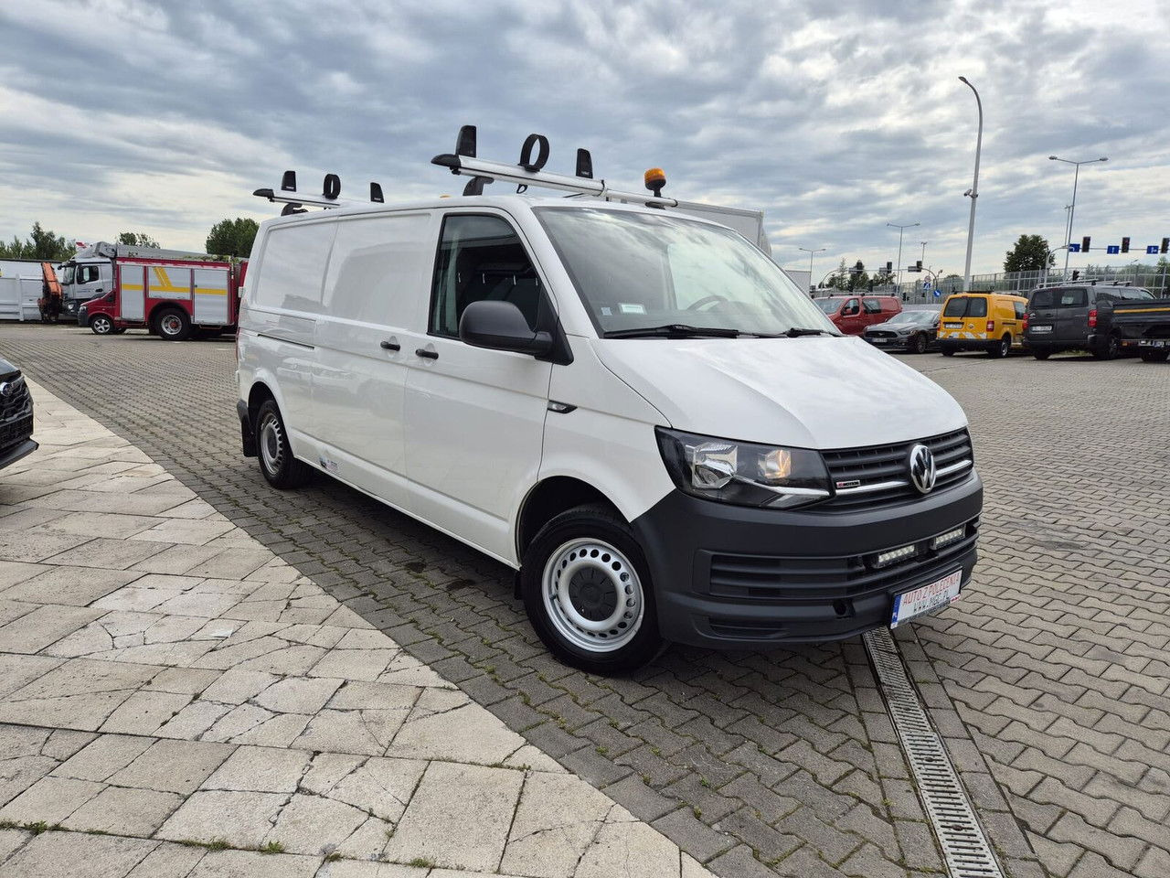 Volkswagen Transporter T6 4Motion / 1 Owner / Webasto / 4X4 / Works Great - Xe van nhỏ gọn: hình 5 Volkswagen Transporter T6 4Motion / 1 Owner / Webasto / 4X4 / Works Great - Xe van nhỏ gọn: hình 5