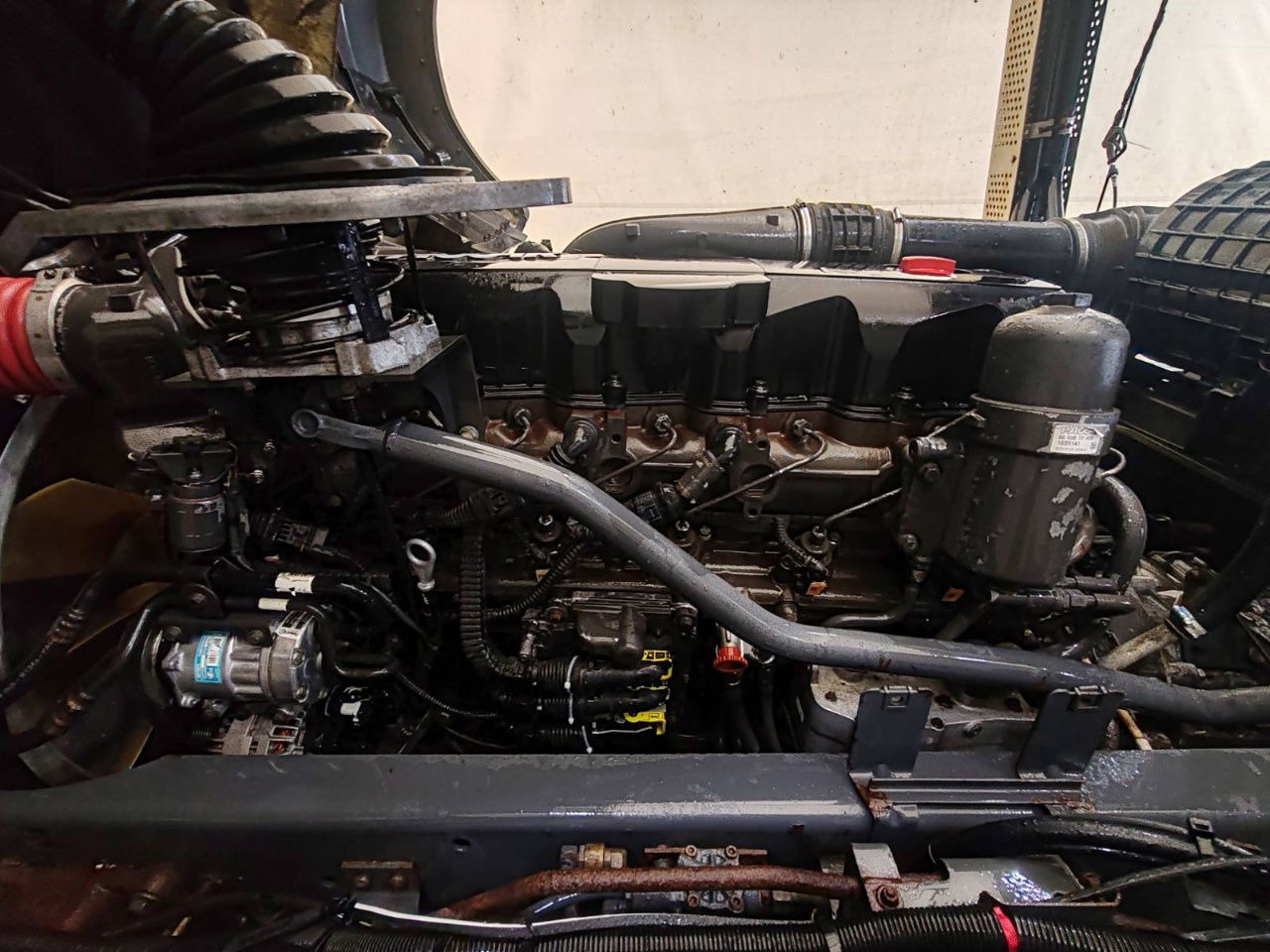 Cho thuê DAF CF 85.410 6x4 tipper - retarder DAF CF 85.410 6x4 tipper - retarder: hình 23 Cho thuê DAF CF 85.410 6x4 tipper - retarder DAF CF 85.410 6x4 tipper - retarder: hình 23