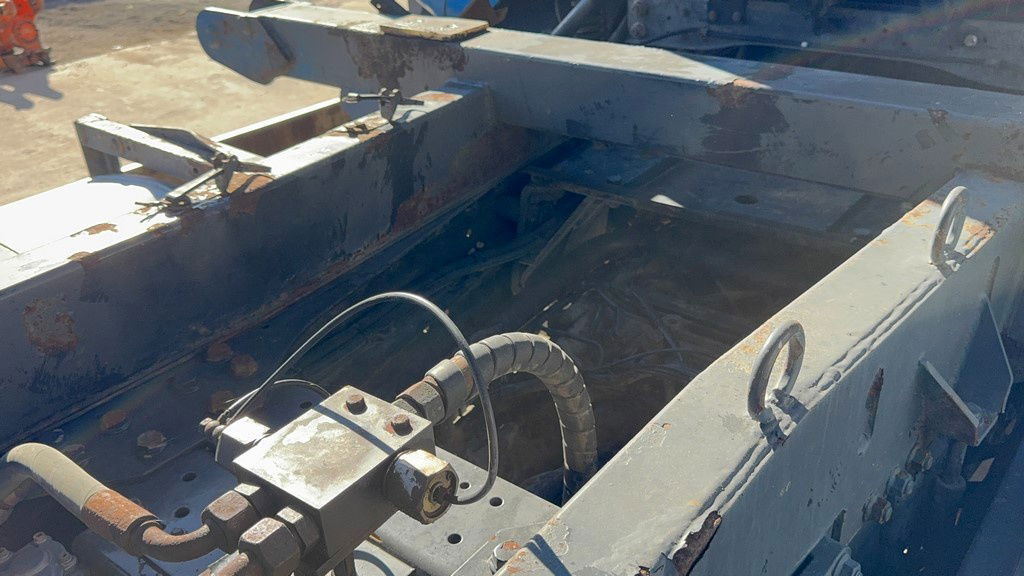 Cho thuê DAF CF 85.410 6x4 tipper - retarder DAF CF 85.410 6x4 tipper - retarder: hình 9 Cho thuê DAF CF 85.410 6x4 tipper - retarder DAF CF 85.410 6x4 tipper - retarder: hình 9