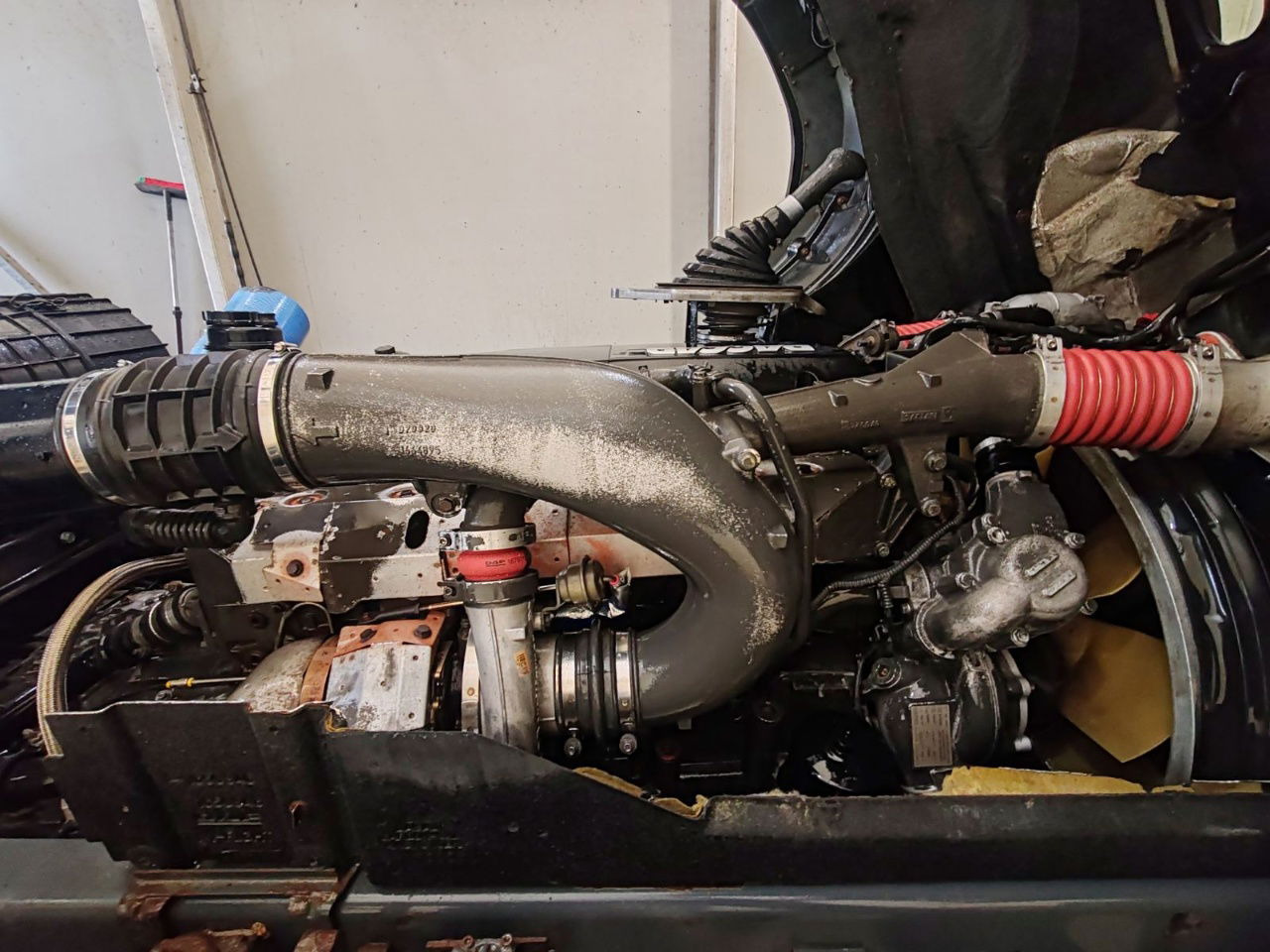 Cho thuê DAF CF 85.410 6x4 tipper - retarder DAF CF 85.410 6x4 tipper - retarder: hình 25 Cho thuê DAF CF 85.410 6x4 tipper - retarder DAF CF 85.410 6x4 tipper - retarder: hình 25