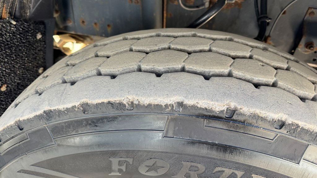 Cho thuê DAF CF 85.410 6x4 tipper - retarder DAF CF 85.410 6x4 tipper - retarder: hình 13 Cho thuê DAF CF 85.410 6x4 tipper - retarder DAF CF 85.410 6x4 tipper - retarder: hình 13