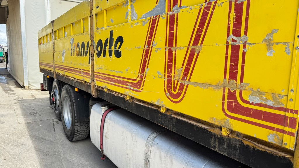 DAF XF 95.380 6X2 stake body - air condition - Xe tải thùng lửng/ Phẳng: hình 4 DAF XF 95.380 6X2 stake body - air condition - Xe tải thùng lửng/ Phẳng: hình 4