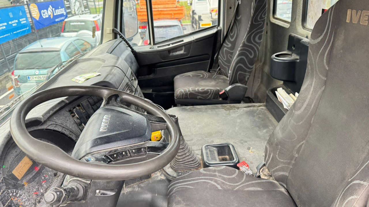 Xe trộn bê tông Iveco Trakker AD340TB45 8x4 mixer 10m3: hình 27 Xe trộn bê tông Iveco Trakker AD340TB45 8x4 mixer 10m3: hình 27