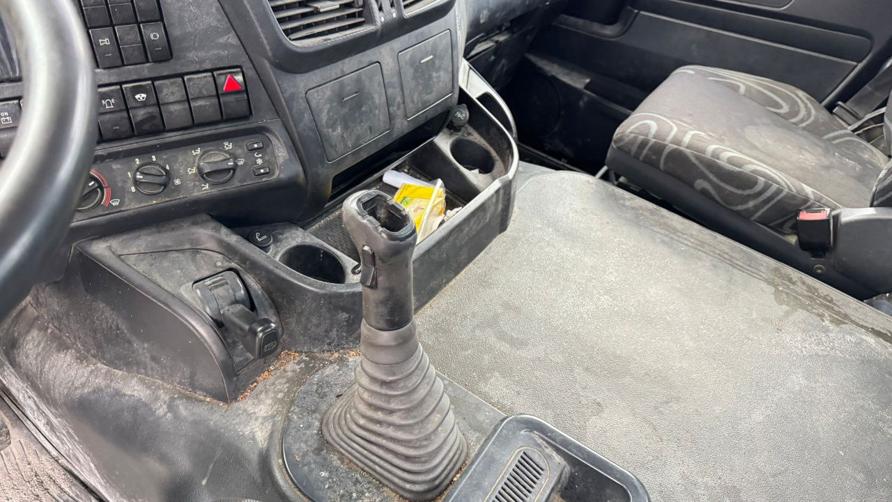 Xe trộn bê tông Iveco Trakker AD340TB45 8x4 mixer 10m3: hình 26 Xe trộn bê tông Iveco Trakker AD340TB45 8x4 mixer 10m3: hình 26