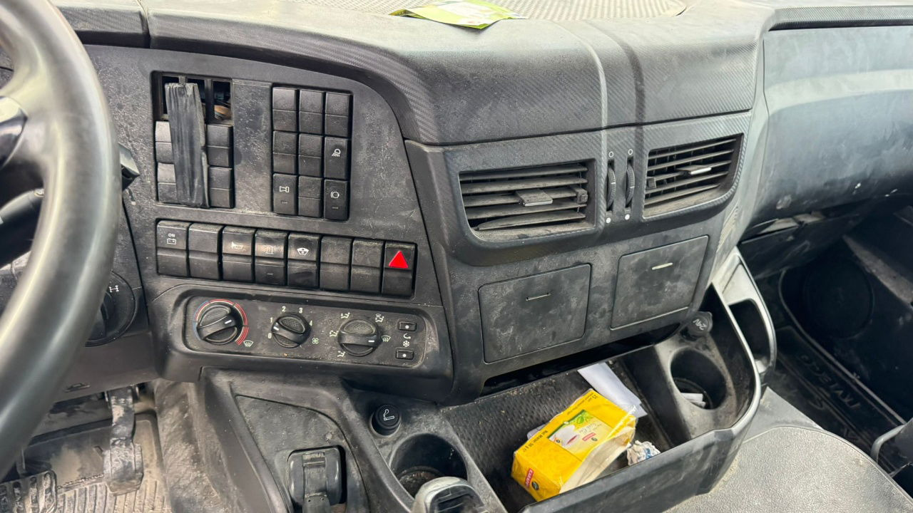 Xe trộn bê tông Iveco Trakker AD340TB45 8x4 mixer 10m3: hình 25 Xe trộn bê tông Iveco Trakker AD340TB45 8x4 mixer 10m3: hình 25