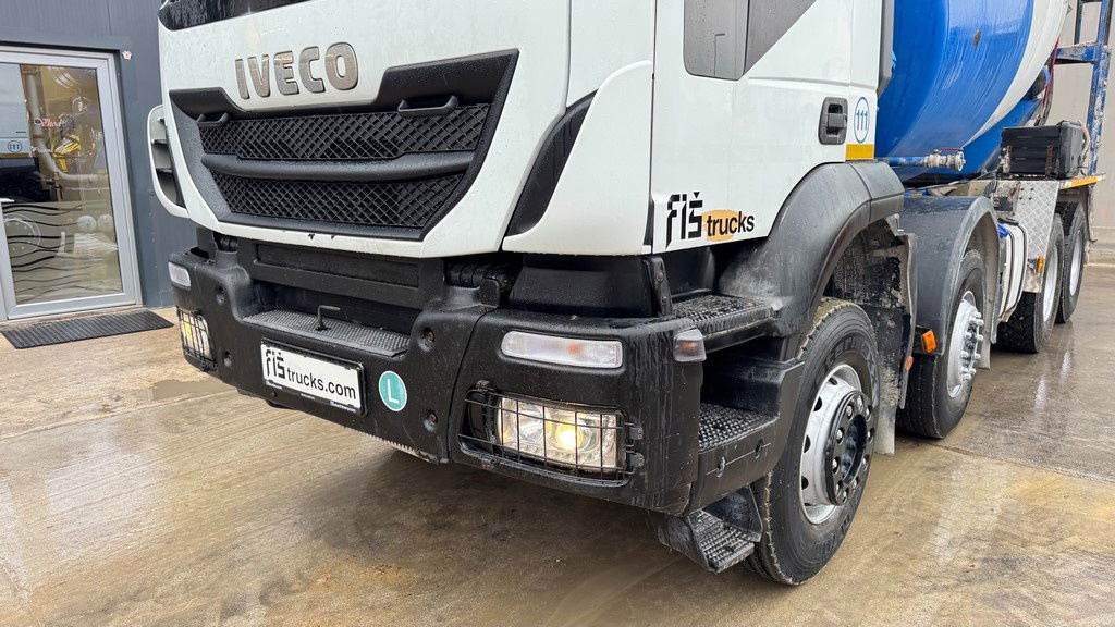 Iveco Trakker AD340TB45 8x4 mixer 9m3 - Xe trộn bê tông: hình 2 Iveco Trakker AD340TB45 8x4 mixer 9m3 - Xe trộn bê tông: hình 2