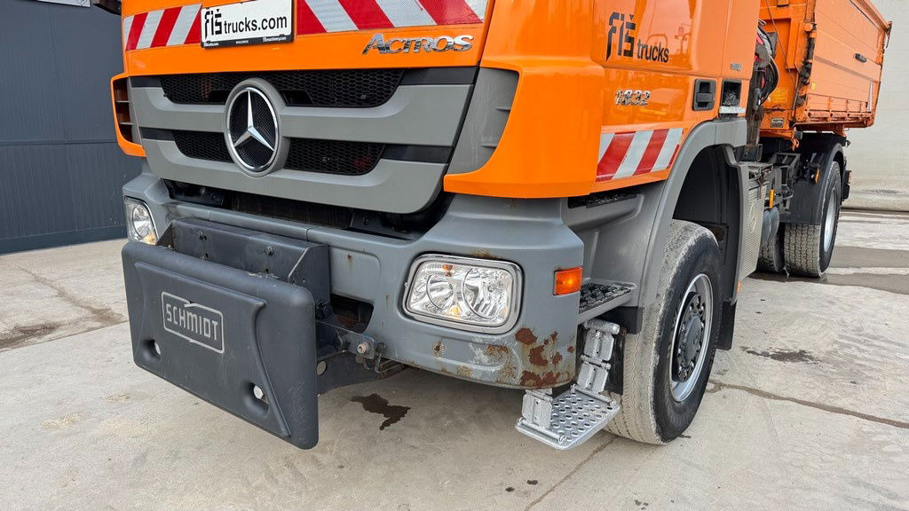 Mercedes-Benz Actros 1832 AK tipper 4x4 - crane Fassi 9.2M - remote control - Xe ben: hình 2 Mercedes-Benz Actros 1832 AK tipper 4x4 - crane Fassi 9.2M - remote control - Xe ben: hình 2