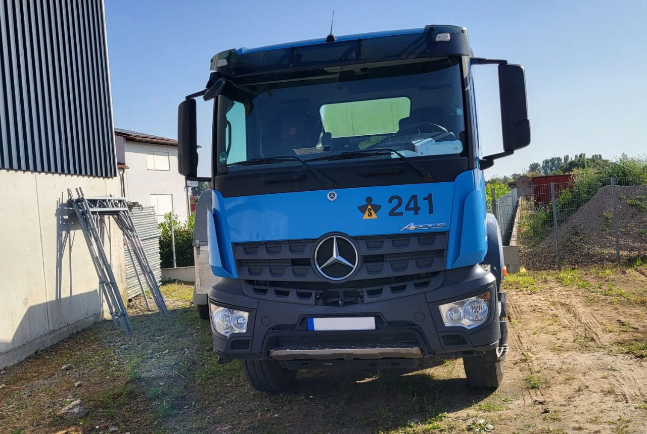 Mercedes-Benz Arocs 3543 8x4 schwing mixer 9m3 - Xe trộn bê tông: hình 2 Mercedes-Benz Arocs 3543 8x4 schwing mixer 9m3 - Xe trộn bê tông: hình 2