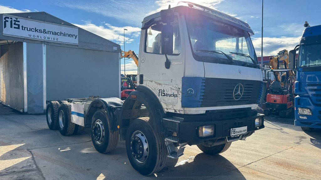 Mercedes-Benz SK 3234 8x4 chassis - Xe tải khung gầm: hình 3 Mercedes-Benz SK 3234 8x4 chassis - Xe tải khung gầm: hình 3