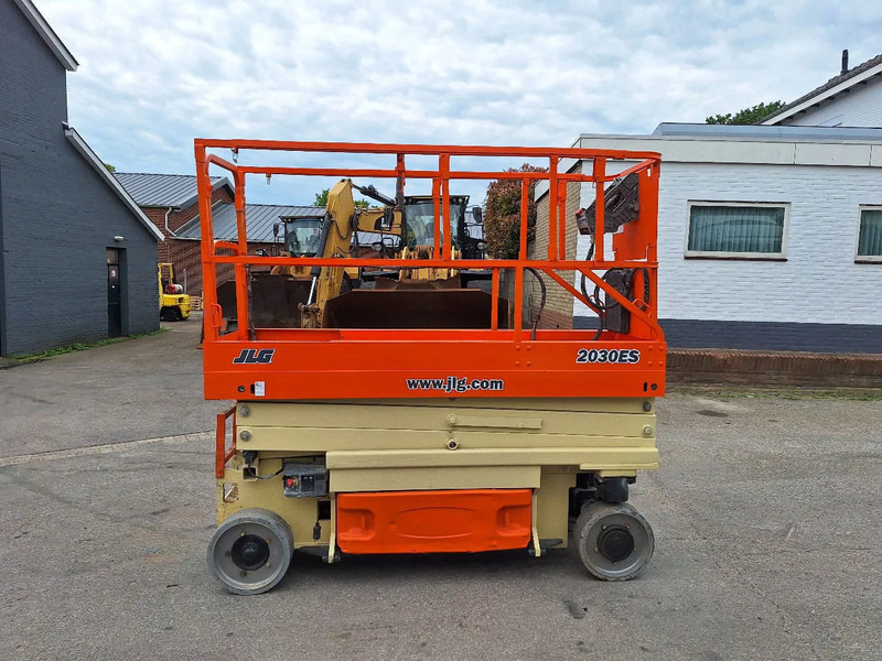 JLG 2030 ES - Máy nâng người hình kéo: hình 1 JLG 2030 ES - Máy nâng người hình kéo: hình 1