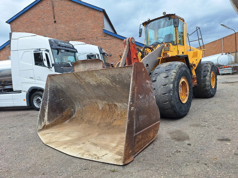 Volvo L220D - Máy xúc lật bánh lốp: hình 3 Volvo L220D - Máy xúc lật bánh lốp: hình 3