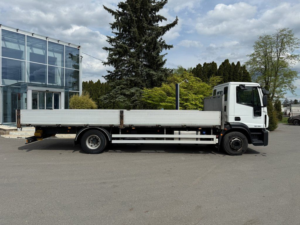 Iveco 150E25 EURO 6 - Xe tải thùng lửng/ Phẳng: hình 3 Iveco 150E25 EURO 6 - Xe tải thùng lửng/ Phẳng: hình 3