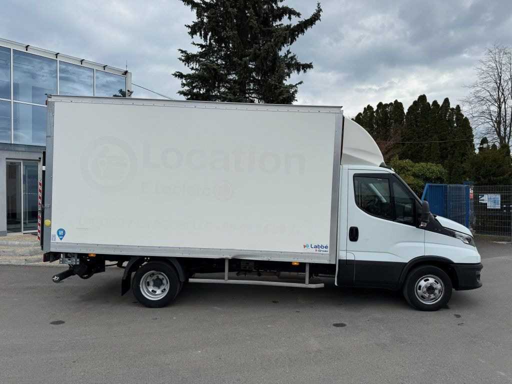 Iveco 35C16 Daily 3,0l - Xe tải nhỏ thùng kín: hình 2 Iveco 35C16 Daily 3,0l - Xe tải nhỏ thùng kín: hình 2
