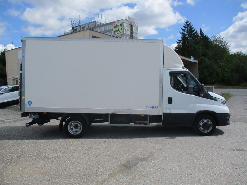 Iveco 35C16 Daily 3,0l - Xe tải nhỏ thùng kín: hình 4 Iveco 35C16 Daily 3,0l - Xe tải nhỏ thùng kín: hình 4