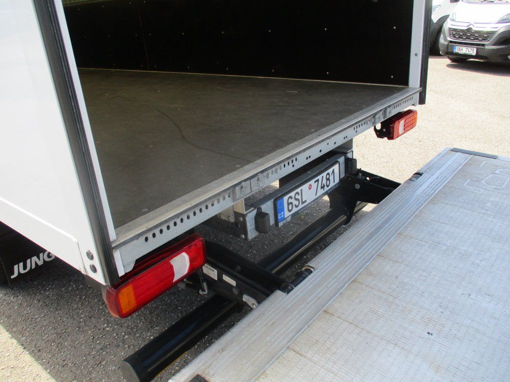 Xe tải nhỏ thùng kín Iveco Daily 35C16, 2.3, HC, 8 palet: hình 9