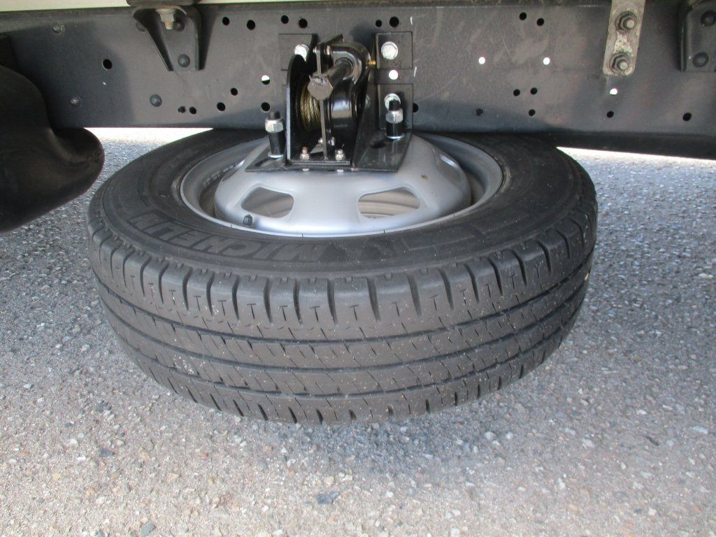 Xe tải nhỏ thùng kín Iveco Daily 35C16, 2.3, HC, 8 palet: hình 19
