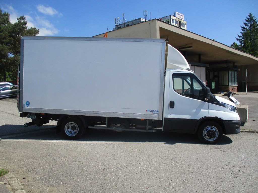 Iveco Daily 35C16 3.0 - Xe tải nhỏ thùng kín: hình 4 Iveco Daily 35C16 3.0 - Xe tải nhỏ thùng kín: hình 4