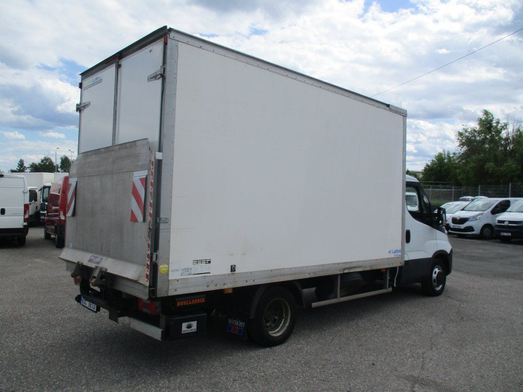Iveco Daily 35C16 Dhollandia - Xe van đông lạnh: hình 5 Iveco Daily 35C16 Dhollandia - Xe van đông lạnh: hình 5