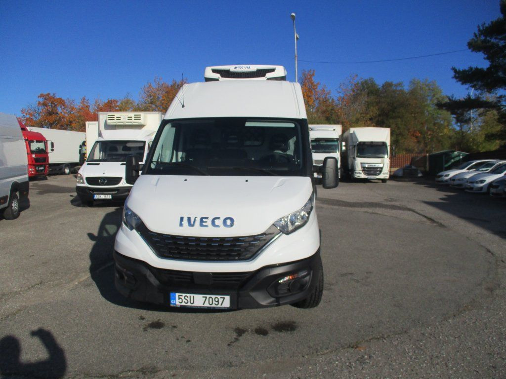Iveco Daily 35C16 - Xe van đông lạnh: hình 4 Iveco Daily 35C16 - Xe van đông lạnh: hình 4