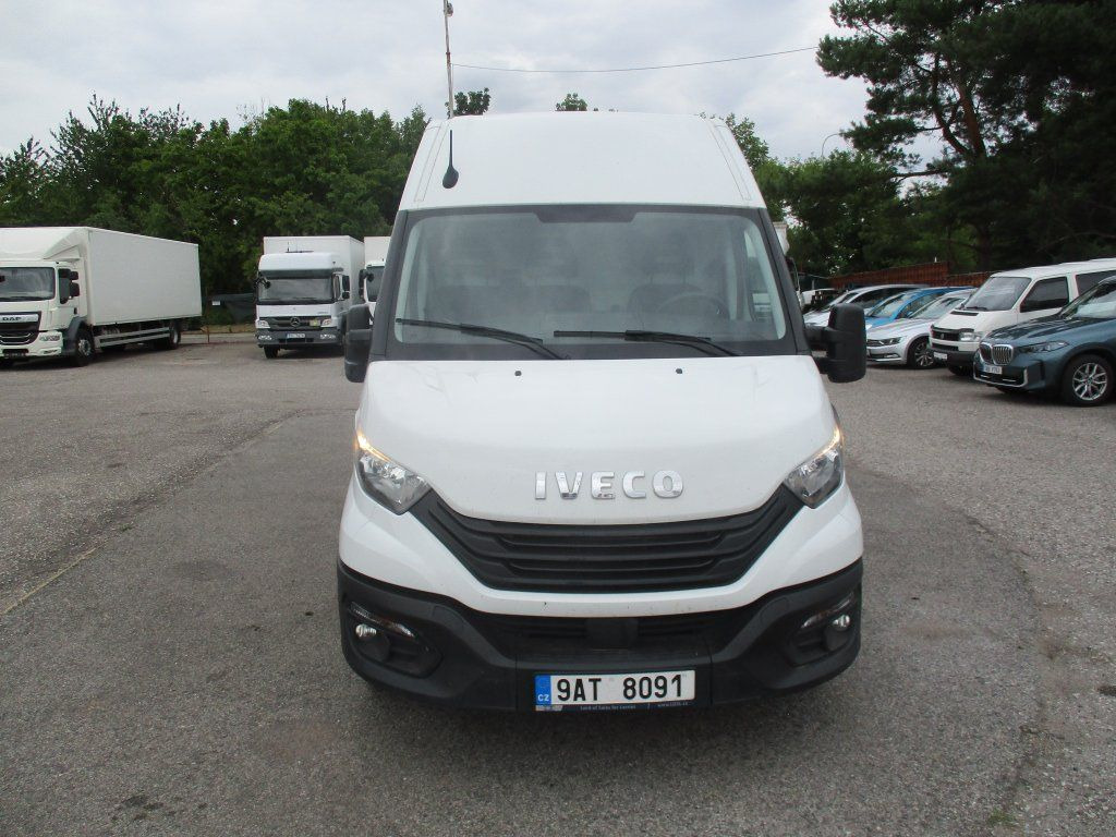 Iveco Daily 35S16 - Xe van chở hàng: hình 2 Iveco Daily 35S16 - Xe van chở hàng: hình 2