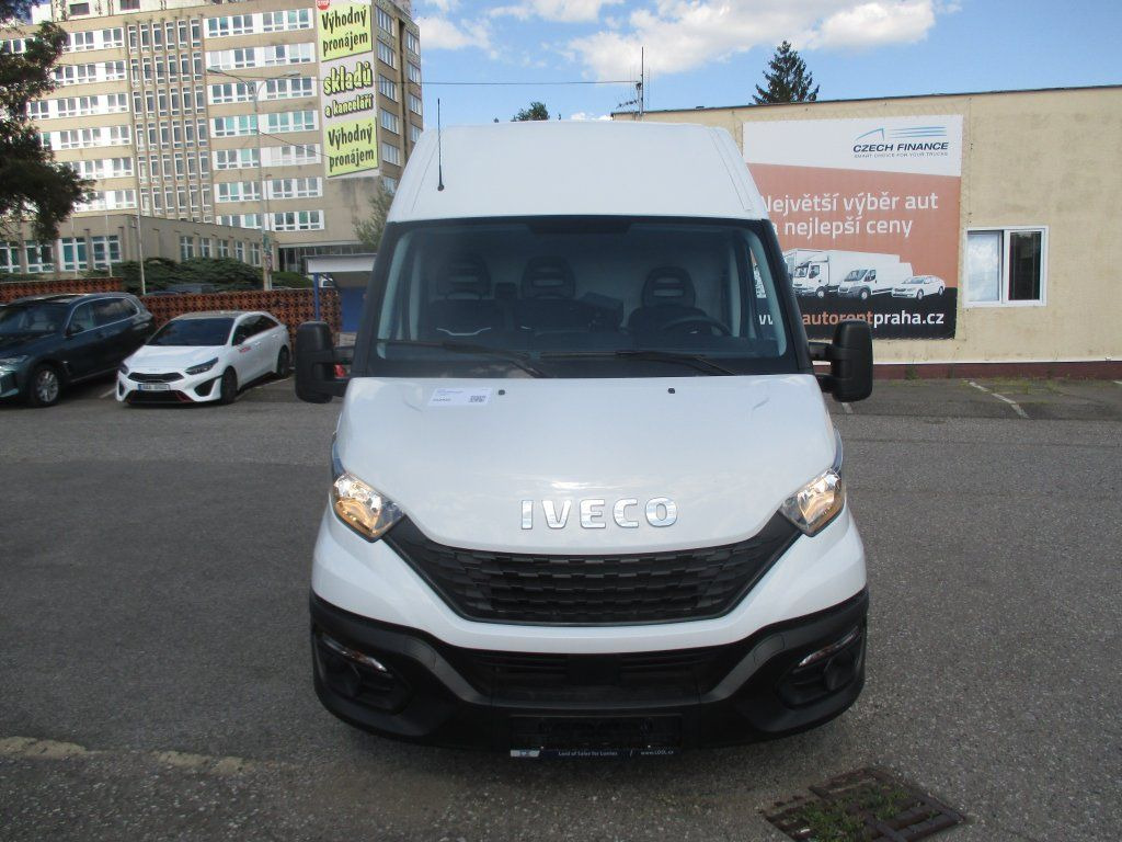 Iveco Daily 35S16 - Xe van chở hàng: hình 3 Iveco Daily 35S16 - Xe van chở hàng: hình 3