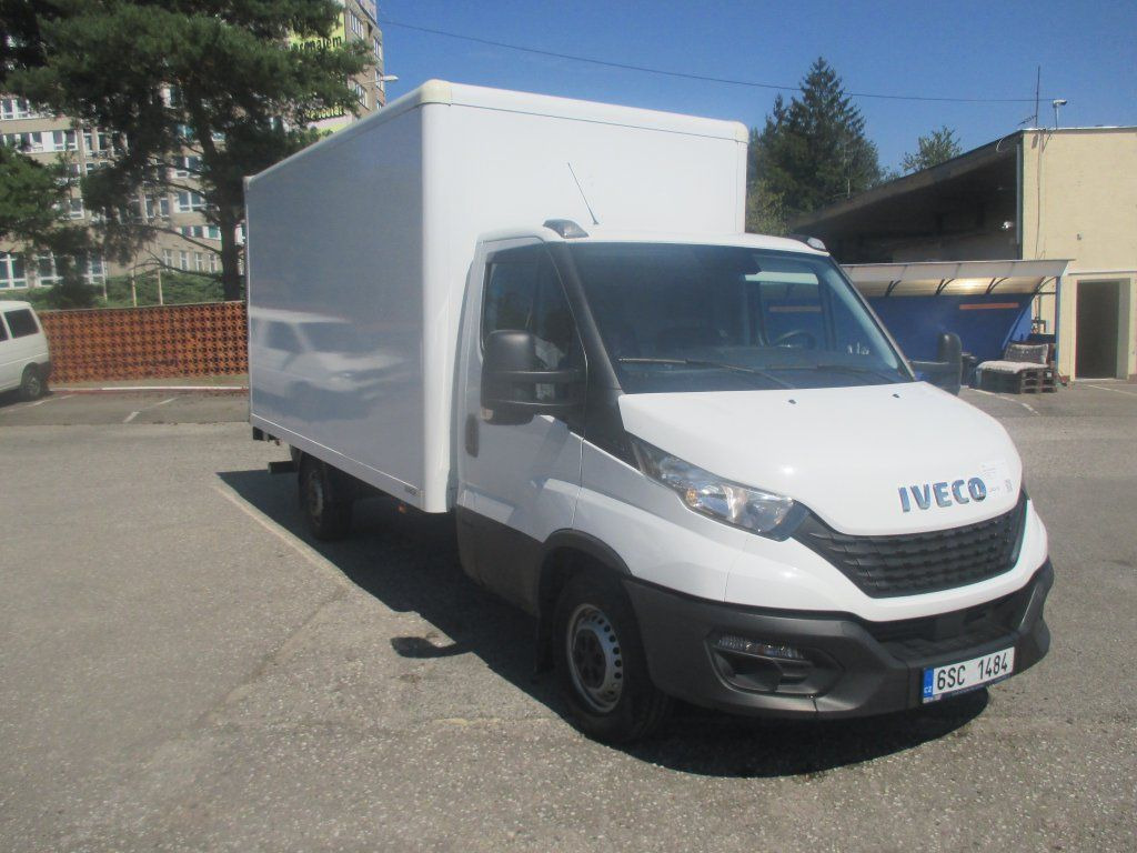 Iveco Daily 35S16 - Xe van chở hàng: hình 4 Iveco Daily 35S16 - Xe van chở hàng: hình 4
