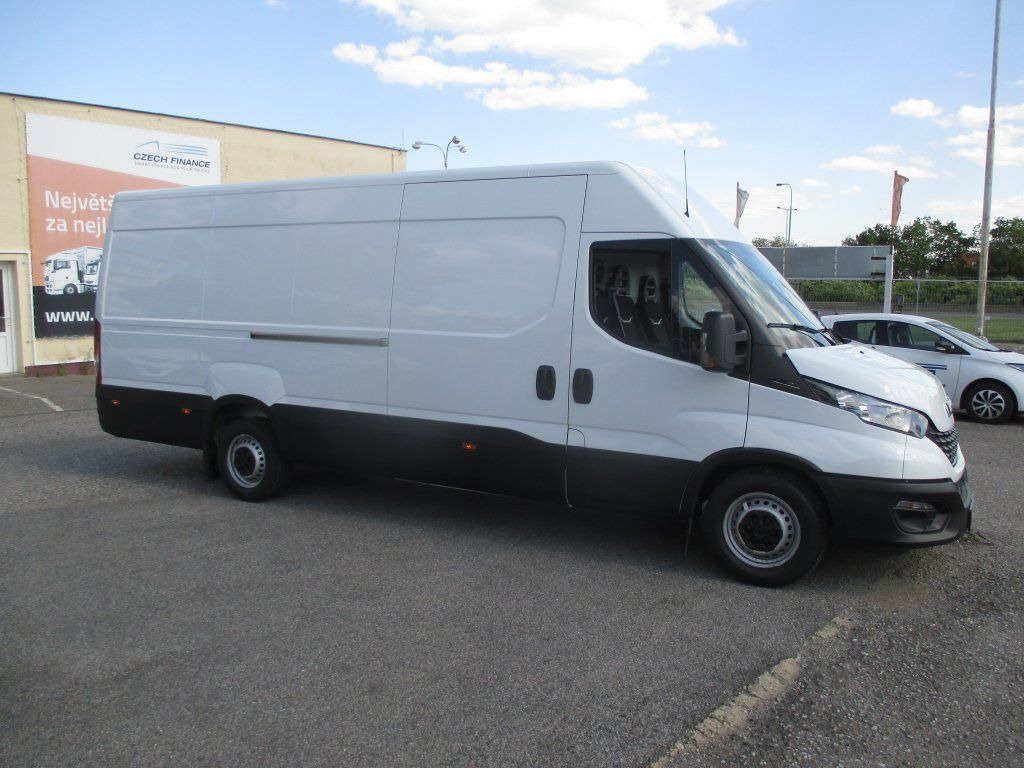 Iveco Daily 35S16 - Xe van chở hàng: hình 5 Iveco Daily 35S16 - Xe van chở hàng: hình 5