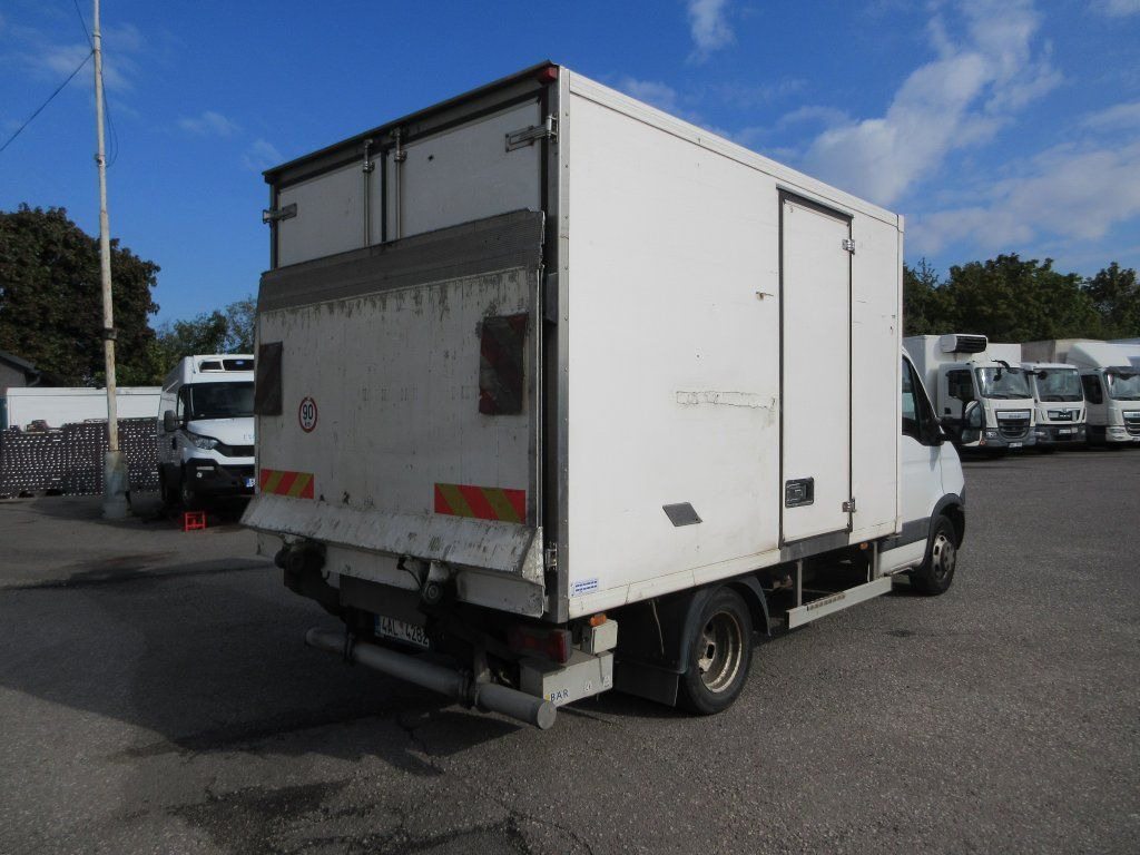 Iveco Daily 50C15 - Xe van đông lạnh: hình 4 Iveco Daily 50C15 - Xe van đông lạnh: hình 4