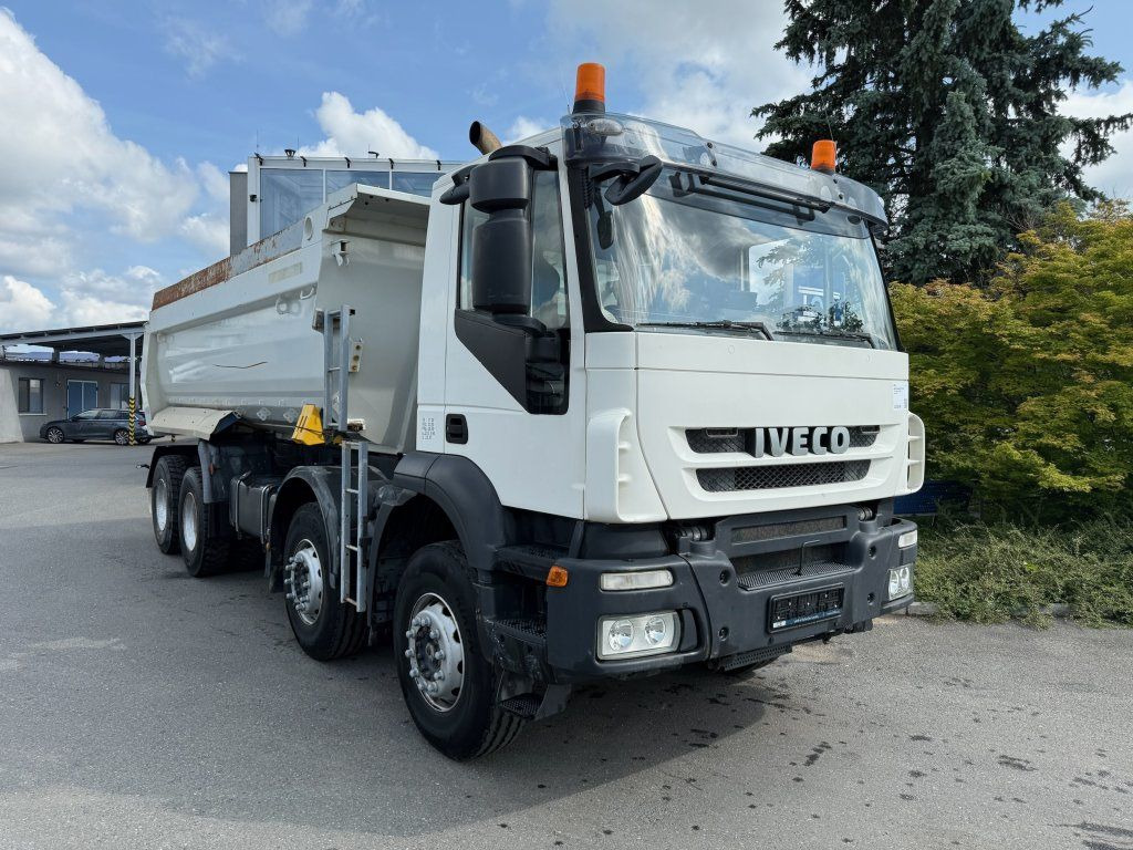 Iveco Trakker 410 S1 8x4 - Xe ben: hình 2 Iveco Trakker 410 S1 8x4 - Xe ben: hình 2