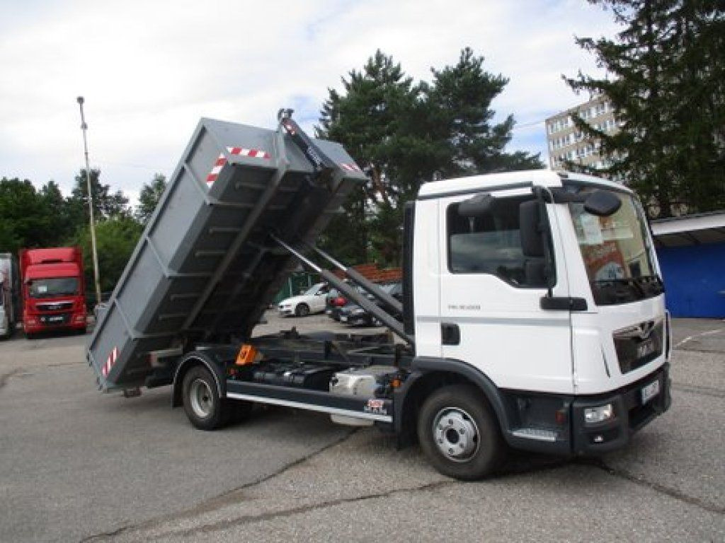 MAN 12.220 TGL - Xe tải hộp: hình 3 MAN 12.220 TGL - Xe tải hộp: hình 3