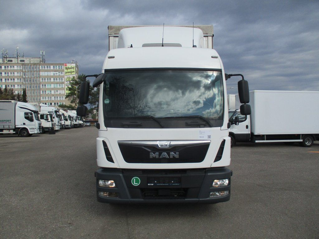 MAN TGL12.250 - Xe tải thùng mui bạt: hình 2 MAN TGL12.250 - Xe tải thùng mui bạt: hình 2