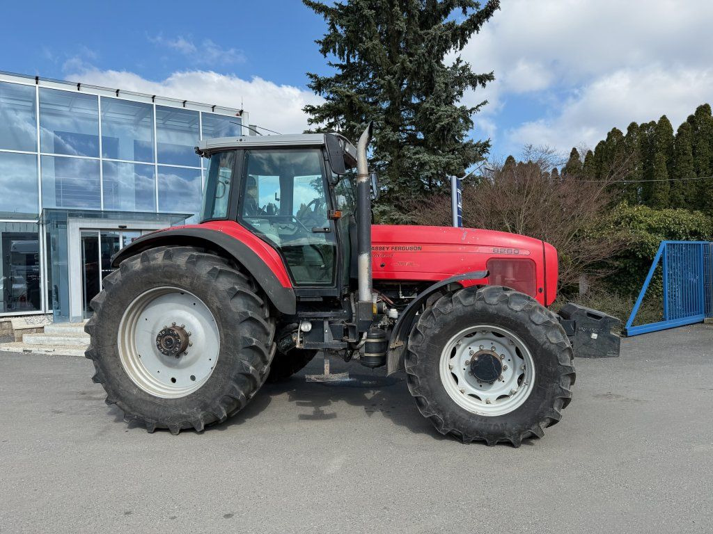 Massey Ferguson MF8260 - Máy cày: hình 3 Massey Ferguson MF8260 - Máy cày: hình 3